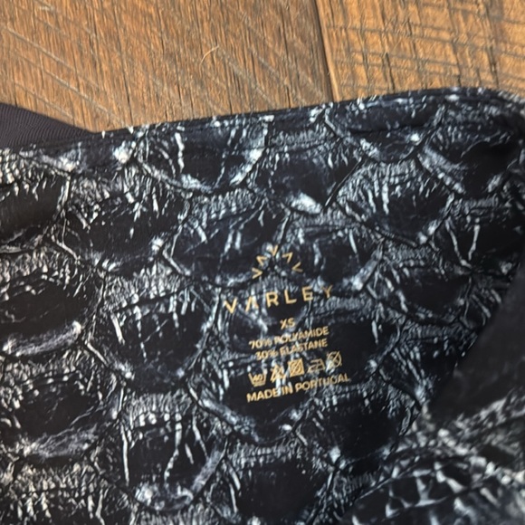 Varley Women’s Bundle of Leggings and Sports Bras Set of 4 - Picture 8 of 11